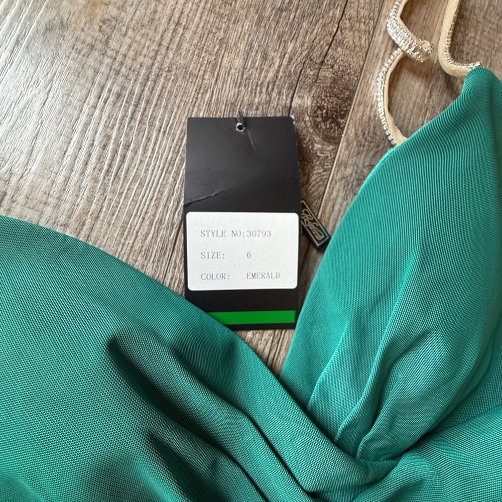 La Femme Emerald Green Ruched V-Neck Maxi Dress - Picture 7 of 8